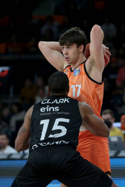 新鹏城本赛 新鹏城本赛